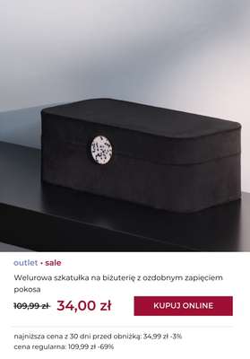 Welurowa szkatułka na biżuterię z ozdobnym zapięciem pokosa