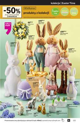 Zając siedzący, dziewczynka