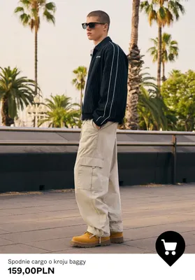 Spodnie cargo o kroju baggy promocja w Bershka