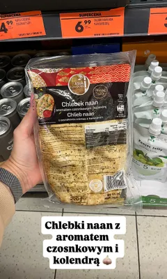 Chlebki naan z aromatem czosnkowym i kolendrą Asia Flavours promocja w Biedronka