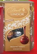 Praliny Lindt Lindor Assorted promocja w Biedronka