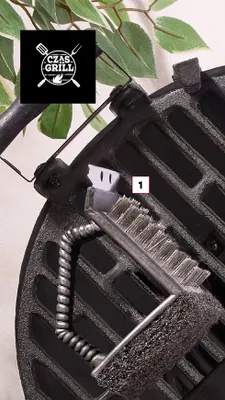 Szczotka druciana z ergonomicznym uchwytem, ze skrobakiem i z gąbką do czyszczenia grilla Biedronka promocja w Biedronka