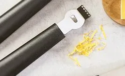 Przybory i akcesoria kuchenne skrobak do cytrusów promocja w Biedronka