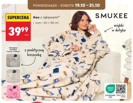 Koc z rękawami Smukee 150x180 cm promocja w Biedronka