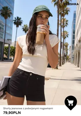 Shorty jeansowe z podwijanymi nogawkami Bershka promocja w Bershka