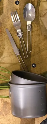 Zestaw naczyń i sztućców turystycznych promocja w Biedronka