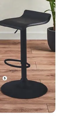 Stołek barowy Karonda czarny szer. 44 gł. 45 regulowana wys. 64-85cm promocja w Castorama