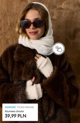 Ażurowa chusta promocja w Sinsay