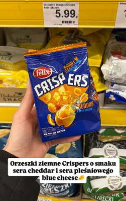 Orzeszki ziemne w skorupce Crispers o ser cheddar i pleśniowy blue cheese promocja w Dino