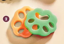 Szczotka lub zestaw 2 łapek do usuwania sierści promocja w Biedronka