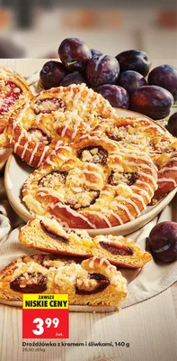 Drożdżówka z kremem i śliwkami promocja w Biedronka