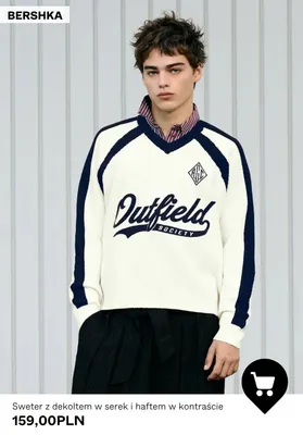 Sweter z dekoltem w serek i haftem w kontraście Bershka promocja w Bershka