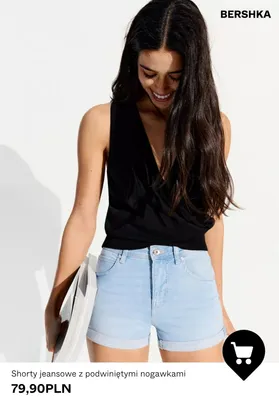 Shorty jeansowe z podwiniętymi nogawkami Bershka promocja w Bershka