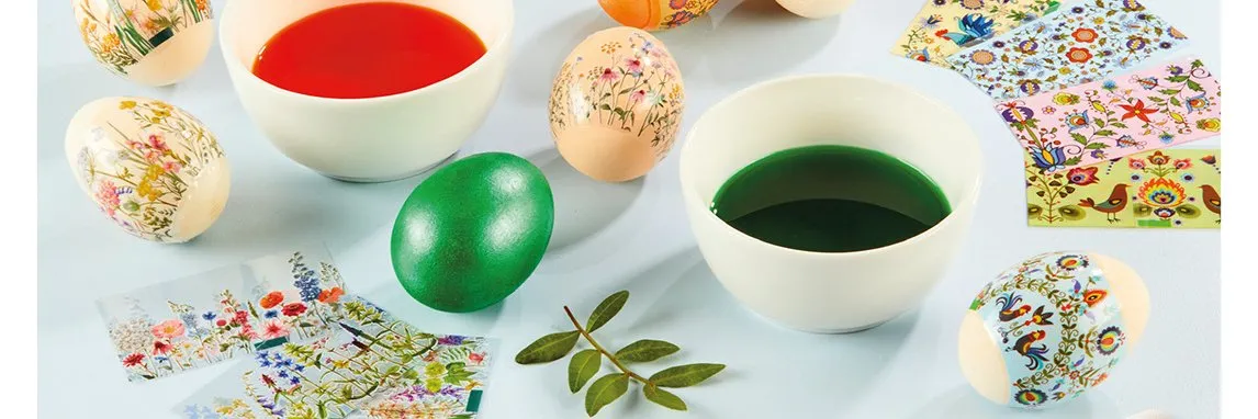 Barwniki, owijki, perłowe farbki lub naklejki do dekoracji pisanek promocja w Biedronka