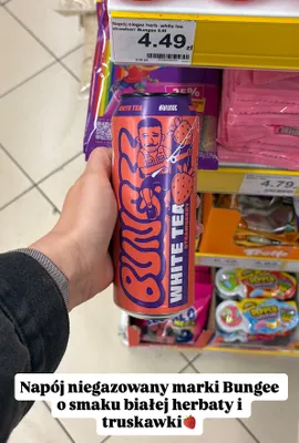 Napój niegazowany Bungee o smaku białej herbaty i truskawki promocja w Dino