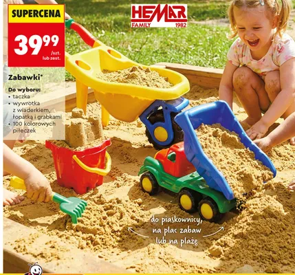 Zabawki: taczka, wywrotka z wiaderkiem i grabkami, 100 kolorowych piłeczek promocja w Biedronka