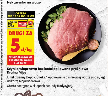 Szynka wieprzowa bez kości pakowana próżniowo Kraina Mięs promocja w Biedronka