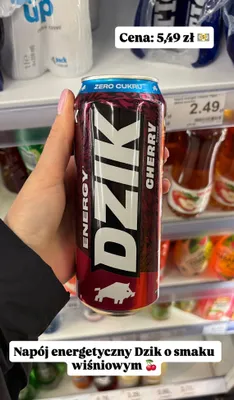 Napój energetyczny Dzik Energy Cherry zero cukru promocja w Dino