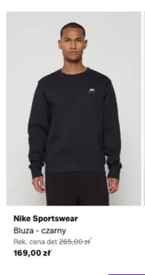 Bluza Nike Sportswear czarny promocja w Lounge by Zalando