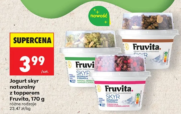 Jogurt skyr naturalny z topperem Fruvita matcha herbata i kawałkami czekolady promocja w Biedronka