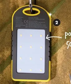 Powerbank solarny z 2 latarkami promocja w Biedronka