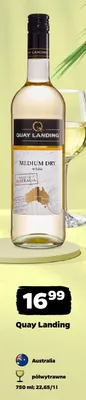 Wino białe półwytrawne Quay Landing promocja w Netto