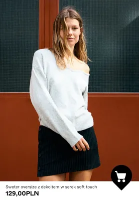 Sweter oversize z dekoltem w serek soft touch promocja w Bershka
