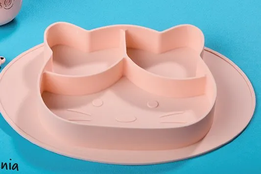 Talerzyk z przegródkami lub bez silikonowy promocja w Biedronka