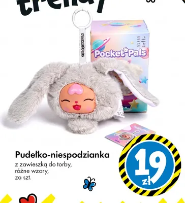Pudełko-niespodzianka Pocket Pals z zawieszką do torby promocja w Tedi