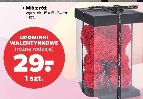 Upominki walentynkowe Miś z róż (różne rodzaje) promocja w Netto