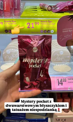 Dwuwarstwowy błyszczyk do ust z tatuażem Bell Iconic Lips Mystery Pocket promocja w Biedronka