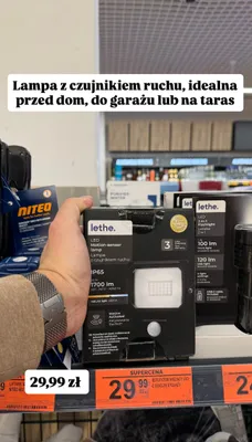 Lampa LED z czujnikiem ruchu promocja w Biedronka