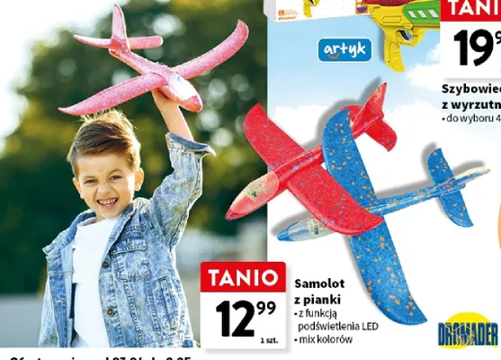Samolot z pianki z funkcją podświetlenia LED mix kolorów promocja w Intermarche