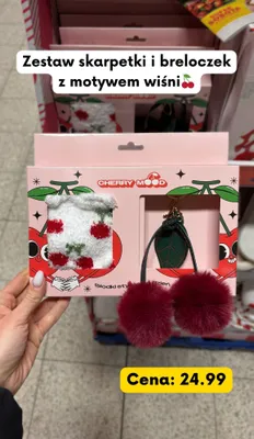 Zestaw skarpetki i breloczek z motywem wiśni promocja w Kaufland