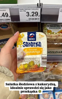 Sałatka śledziowa z kukurydzą promocja w Dino