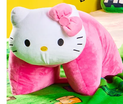 Poduszka 2 w 1 maskotka i poduszka Hello Kitty promocja w Biedronka