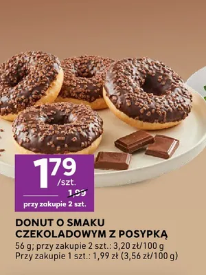 Donut o smaku czekoladowym z posypką promocja w Stokrotka