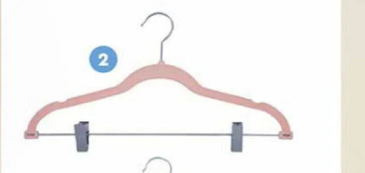 Zestaw wieszaków welurowych 5 wieszaków z klipsami promocja w Biedronka